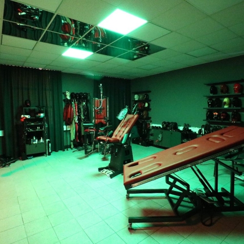 The Rubber Studio of Goddess Cheyenne - Foto 10 von 12