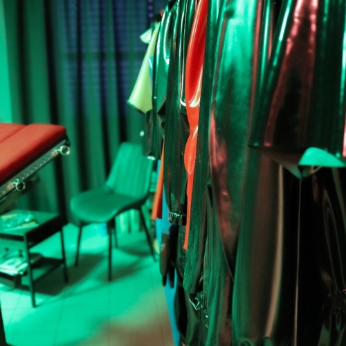 The Rubber Studio of Goddess Cheyenne - Foto 4 von 12